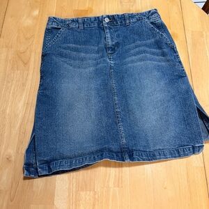 American Eagle Outfitters Blue Denim 20.5” Skirt side slits cute